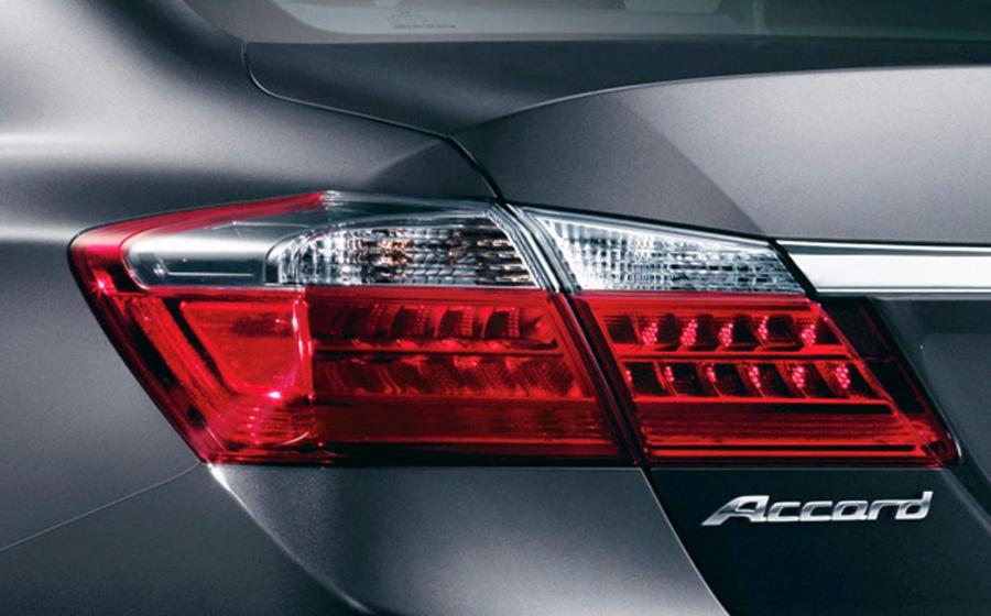  Honda Accord Sedan 2013 года  (US) (фото 7 из 8)